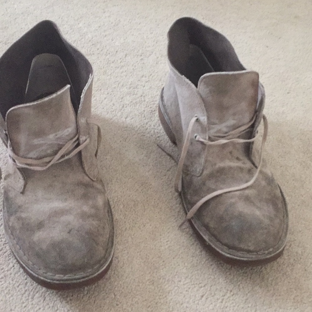 Men’s suede Clark’s